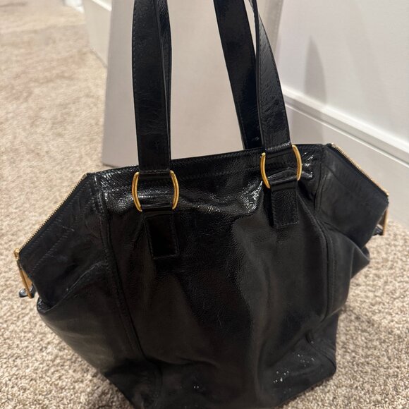YSL Downtown Tote in patent black - Picture 4 of 16